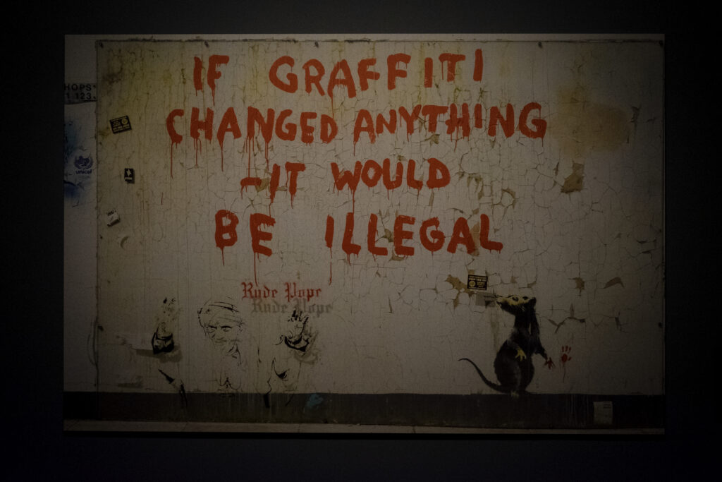 Banksy Su Mensaje Antiautoritario Y Su Relación Con El Poder Y La Policía Blog Cba